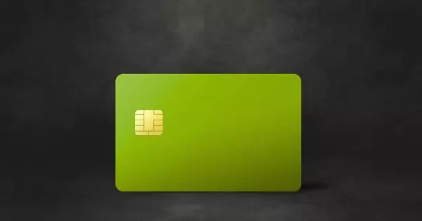 Grüne Kreditkarte als Symbol für ERP Förderkredit und Digitalisierungs Förderung, die Unternehmen bei der Finanzierung von ERP-Systemen und digitalen Technologien unterstützt.